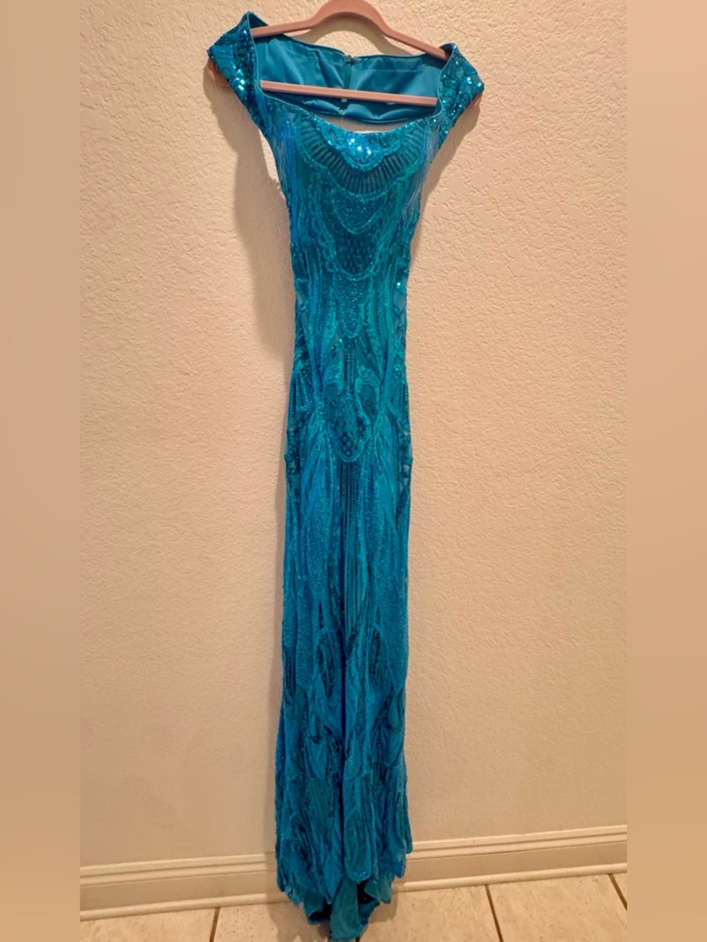 🦄 NWT Jovani Sz 4 Turquoise Sequin Off-Shoulder Gown SAMPLE